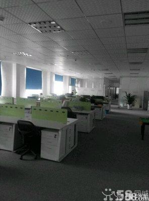 深圳大運軟件小鎮(zhèn)9成新裝修辦公室急整體轉(zhuǎn)租